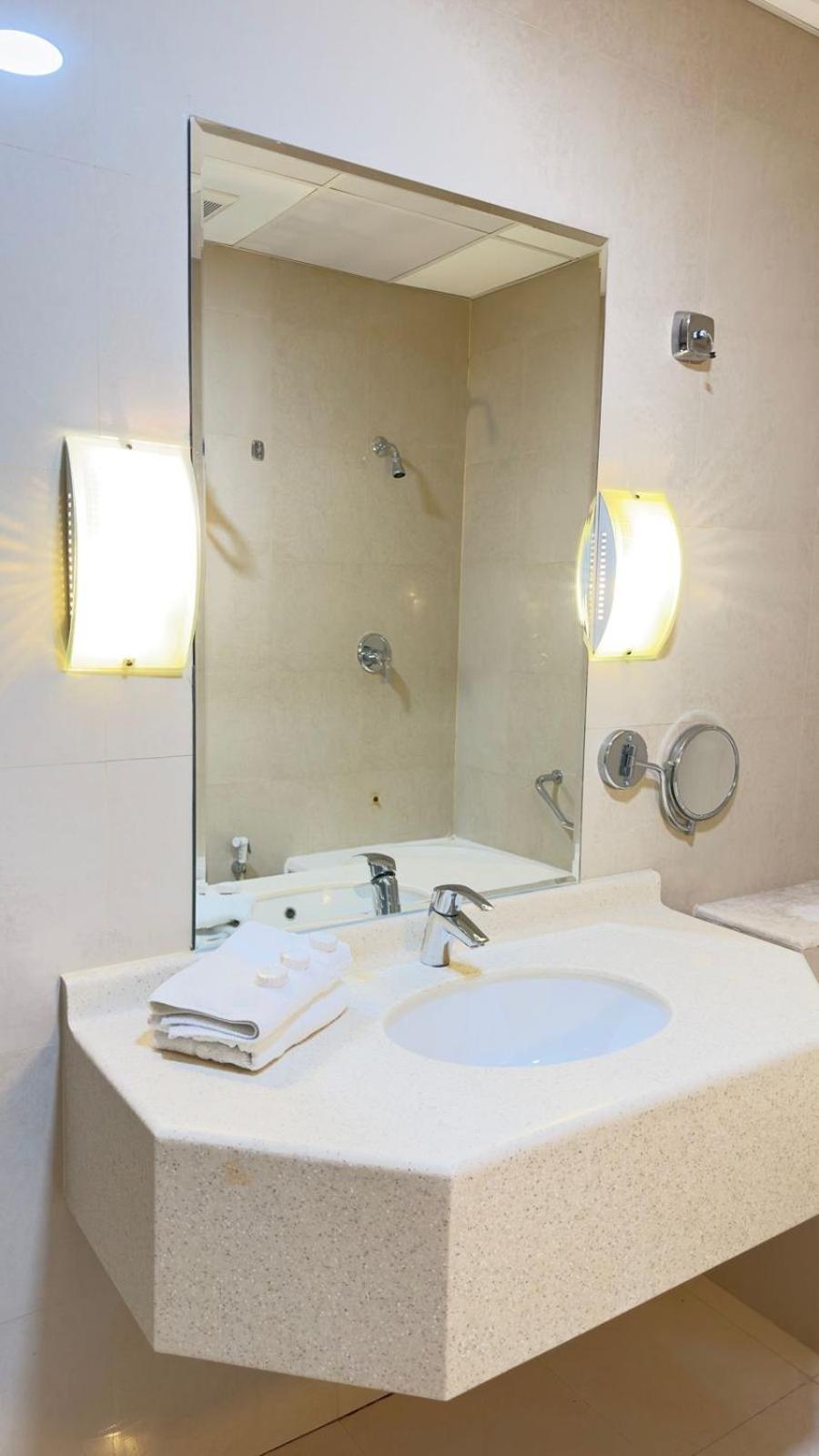 The Palace Suites Khobar Extérieur photo