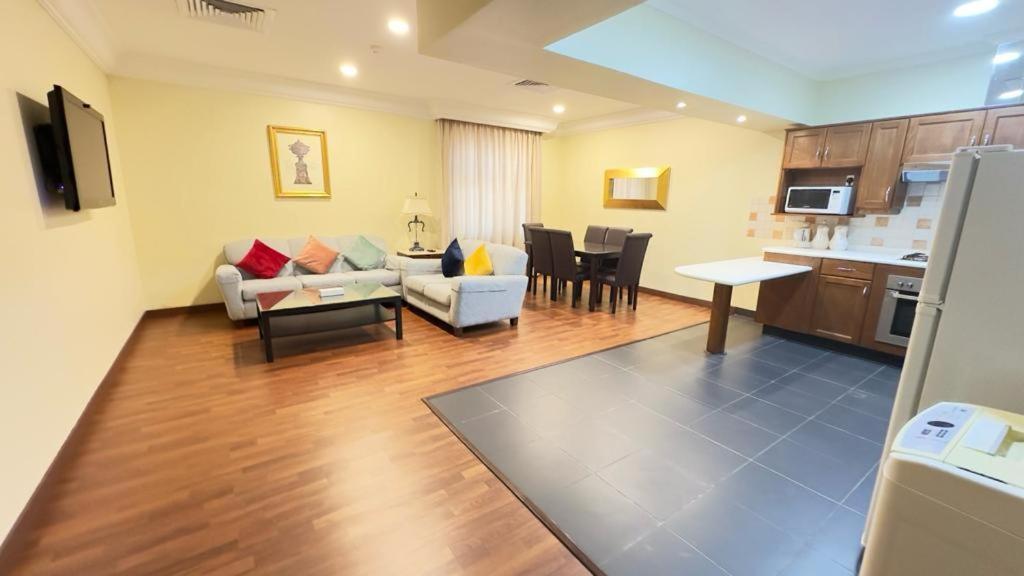 The Palace Suites Khobar Extérieur photo