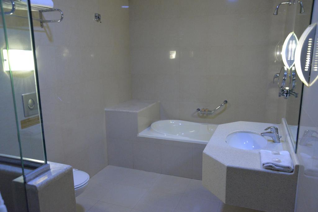 The Palace Suites Khobar Extérieur photo